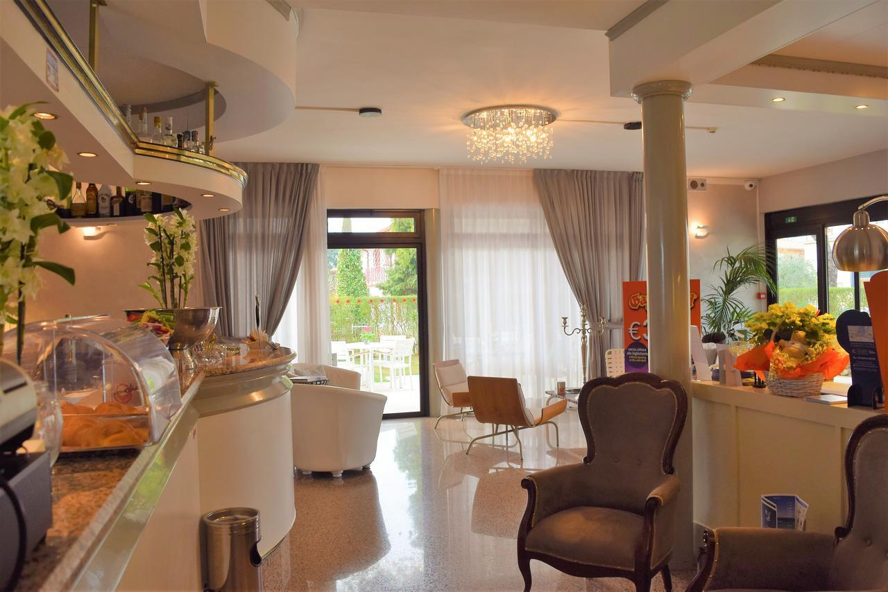 Hotel International Сирмионе Экстерьер фото