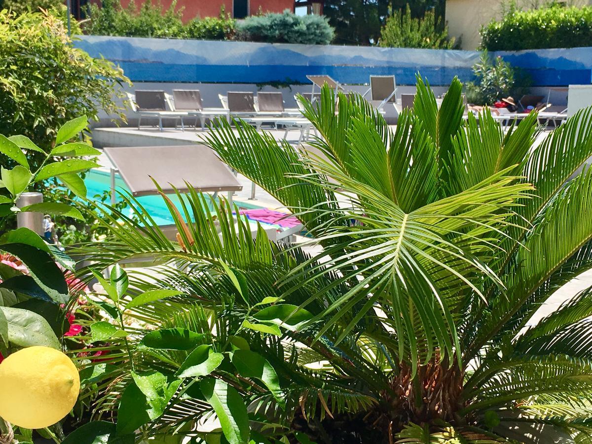 Hotel International Сирмионе Экстерьер фото